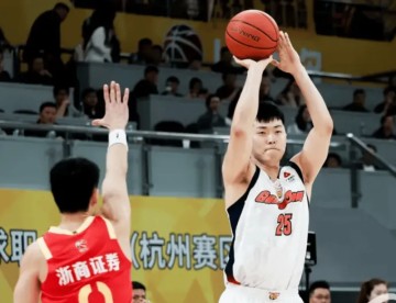 真人百家乐-张皓嘉出战19分钟，三分3中0得到1分、正负值-9全队最低